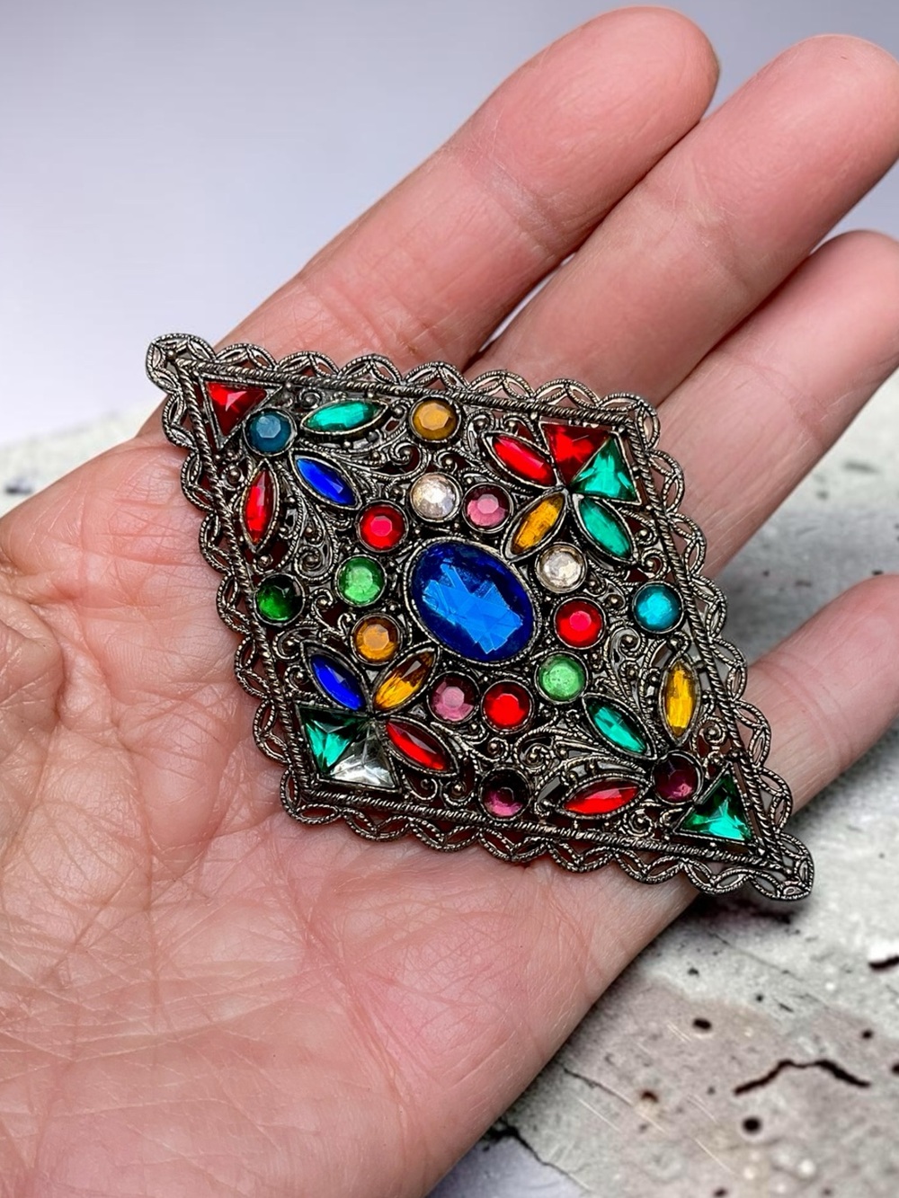 🌺Antique Czech Glass Brooch-1920’s-30’s